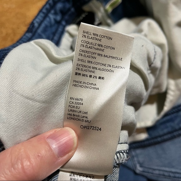 Anthropologie Pilcro Slim Boyfriend High Rise Jeans Light Distressing Sz 26W - Picture 10 of 14